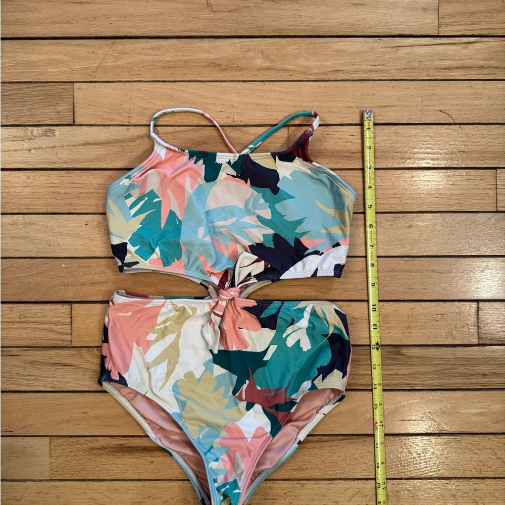 O'Neill Girls Tropical Leaf Cutout One-Piece Swimsuit in Teal, Coral, Navy